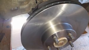 Замена тормозных дисков и колодок Subaru Forester