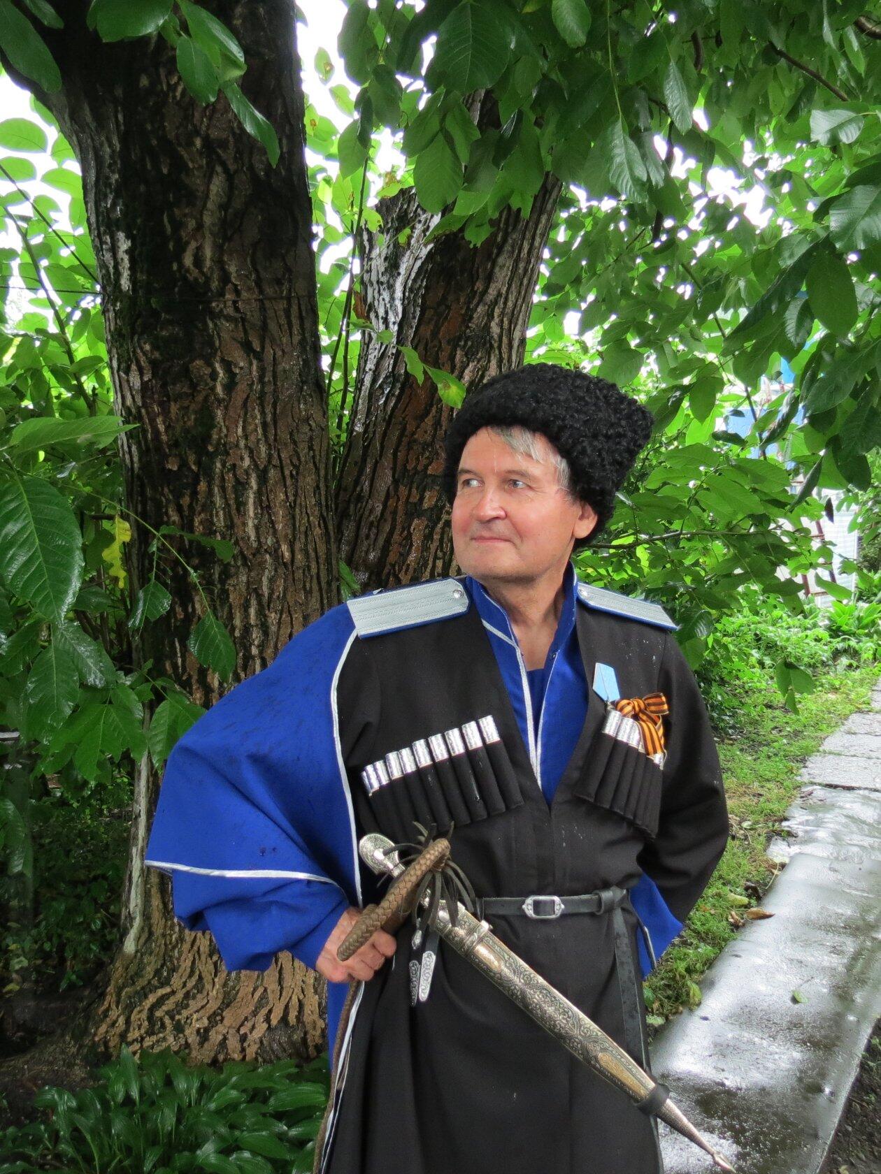 Песни "Не может такого быть" и "Запотели окна". Автор музыки и исполнитель В.Зеленский. Сл.Ю.Соболя