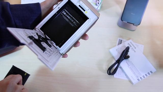 حافظ على خصوصية صور هاتفك مع الة التصوير فوجي Fuji instax share смотреть онлайн