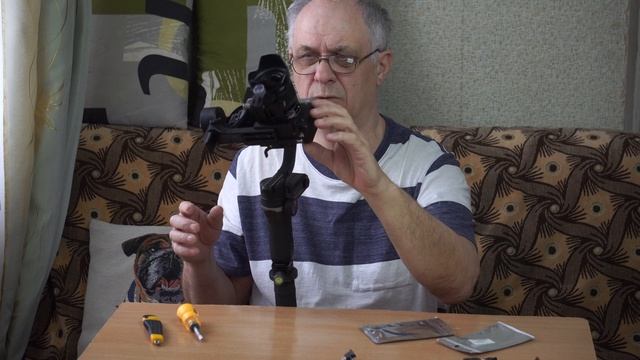 Распаковка накамерных заглушек и кабеля управления. Настройка Zhiyun Webill S. смотреть онлайн