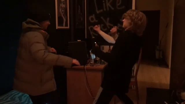 Люди любят дураков смотреть онлайн