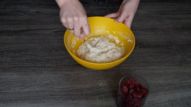 МАННИК на кефире ?. Простой ? ПИРОГ с малиной / simple pie смотреть онлайн