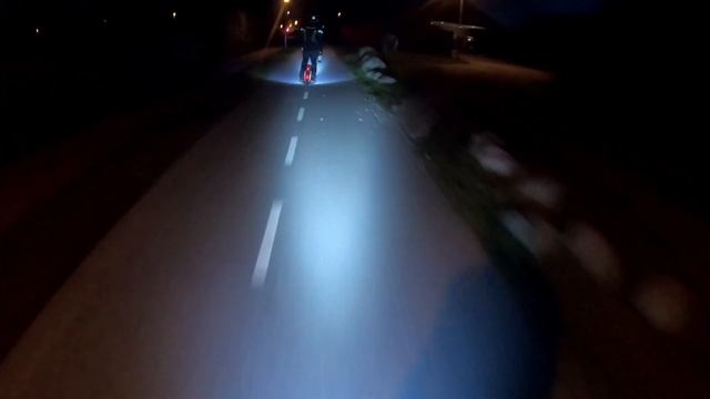 Crazy old man on a bike VS Veteran Sherman... смотреть онлайн