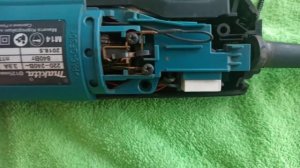 Makita 9558HPG обзор на кнопку