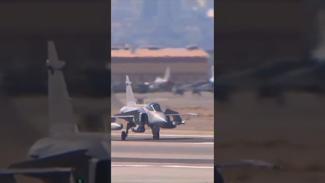 Модернизация шведского истребителя Jas-39E Grippen смотреть онлайн