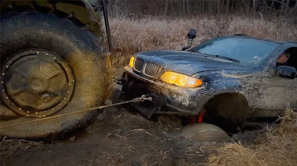 BMW X5 БУДЕТ ЖИТЬ! ОФФРОУД заруба МОНСТРОВ на бездорожье
