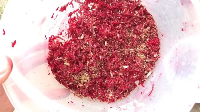 Как покрасить опарыша. Опарыш в домашних условиях. Лайфхаки и самоделки для рыбалки.mp4 смотреть онлайн