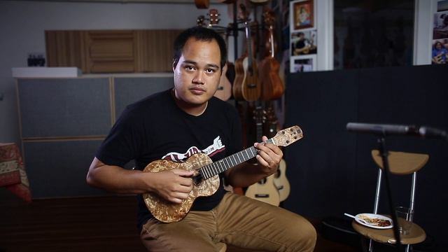 Ep. 19.30 The Ukulele Review смотреть онлайн
