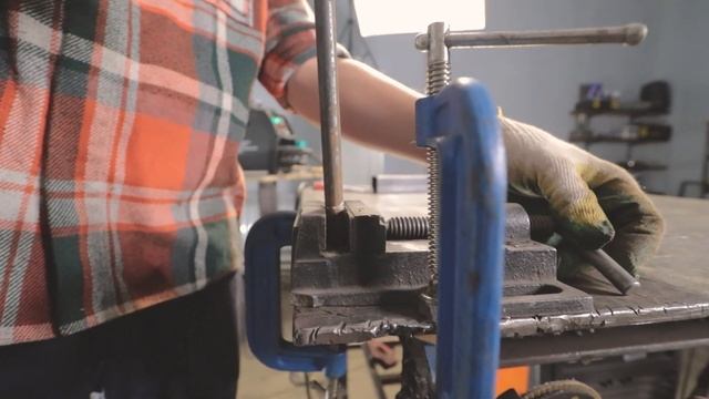 Стильный стол из обрезков арматуры #DIY смотреть онлайн