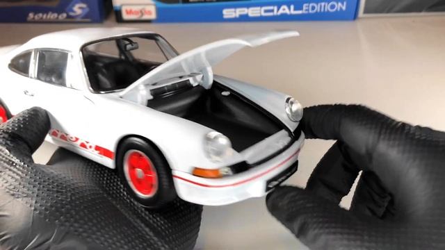 Porsche 911 Carrera RS (1973) 1:18 Welly Diecast Model Review