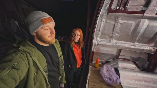 Van Build EP 4 | Insulating The Walls смотреть онлайн