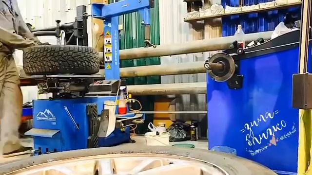 Шиномонтаж в автосервисе Mercedes-Benz FUNTAZ смотреть онлайн