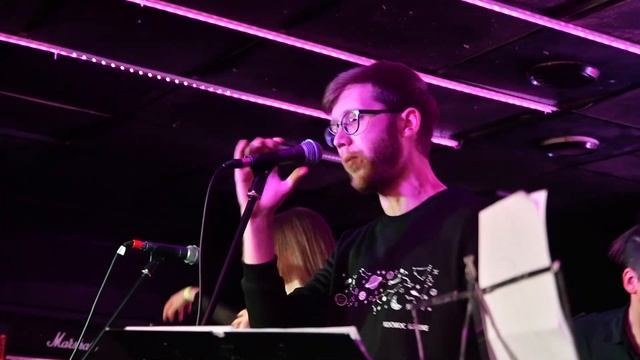 группа Стихи на окнах подъезда №8 (BaЯRock, Ижевск) смотреть онлайн