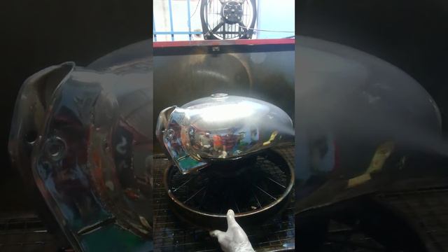 How to spray chrome, new revolutionary chrome system for Royal Enfield Tank смотреть онлайн