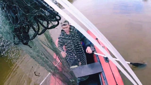 Рыбалка на кастинговую сеть 2022!!! Кастинговая сеть снова в деле!!! без рыбы не остались!!! смотреть онлайн