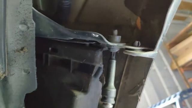 Audi Q7 Как снять передний бампер. Bumper removal for Audi Q7 смотреть онлайн