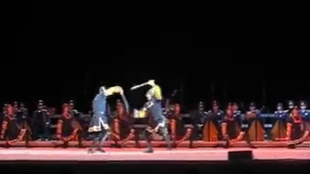 Танец с кинжалами