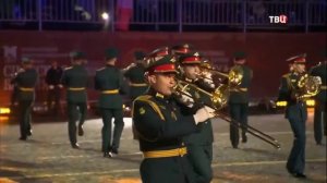 Выступление оркестра курсантов военного института (военных дирижеров) на Красной площади в 2021 год