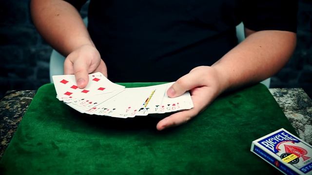 КАРТА ИСЧЕЗАЕТ ИЗ КОЛОДЫ / ОБУЧЕНИЕ / ФОКУС С КАРТАМИ смотреть онлайн