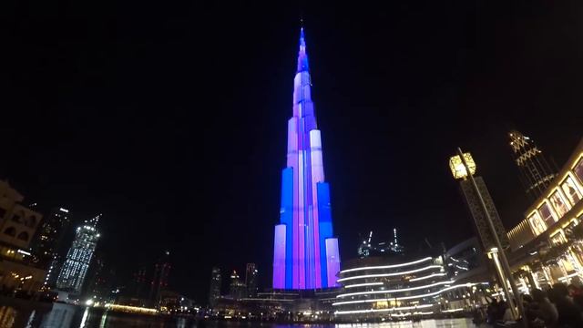 Дубай. Подсветка Бурж Халиф. Поющий фонтан. The Dubai Mall. The Dubai Fountain. смотреть онлайн