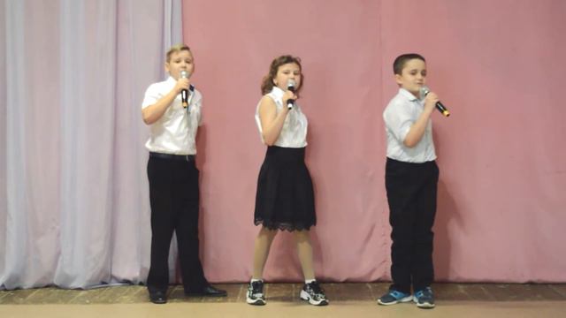 Вокальная группа "Веселые нотки" - "Школа" смотреть онлайн