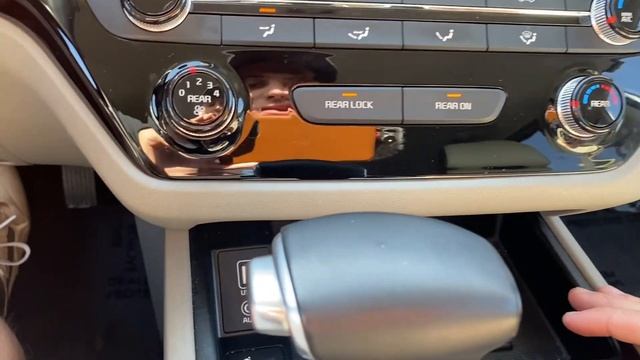 2019 Kia Sedona EX смотреть онлайн