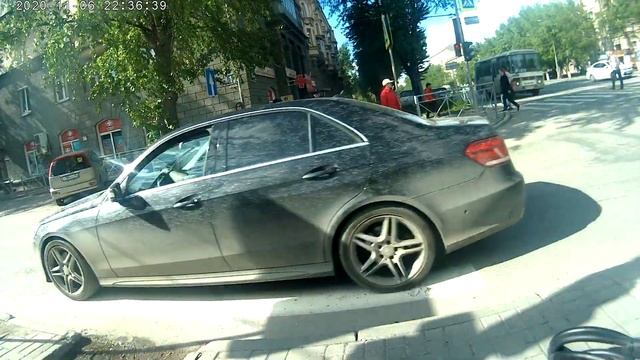 kugoo m4 обошел прокатный самокат как стоячий)) смотреть онлайн