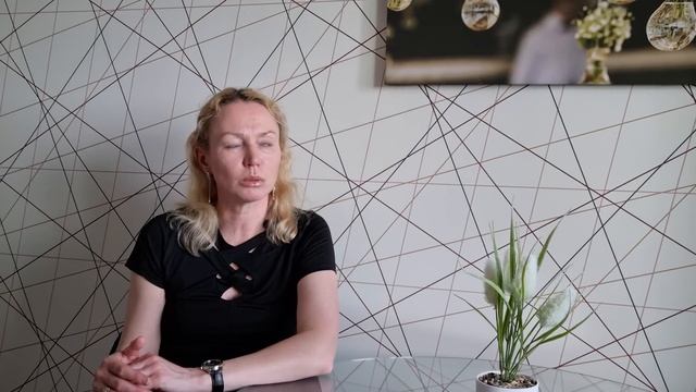Почему мужчина то появляется, то исчезает смотреть онлайн