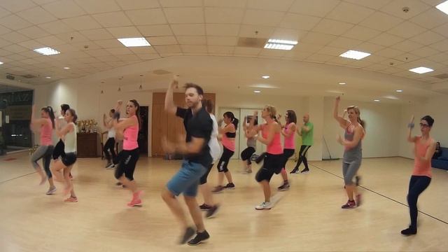 Zumba Lets Get It Started Black Eyed Peas смотреть онлайн