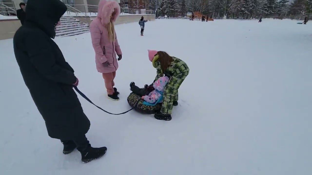 Ветер. Катаемся на горке смотреть онлайн