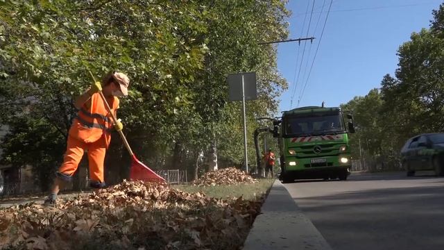 Уборка листвы механизированным способом смотреть онлайн
