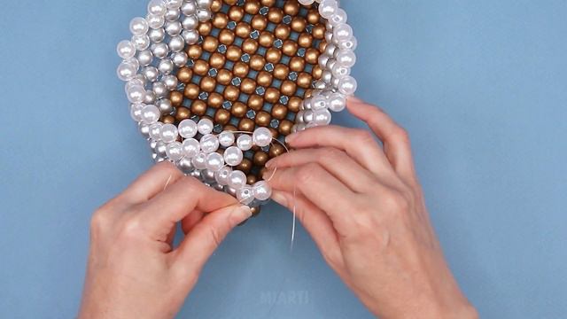 How to make a simple mini beaded bag - even a beginner can handle it! смотреть онлайн
