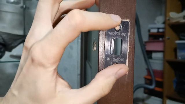 Монтаж ручки в межкомнатные двери смотреть онлайн