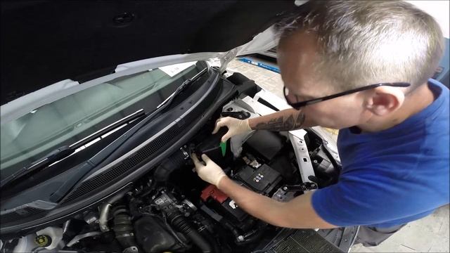 Nissan Qashqai J11 Air Filter Replacement & Air Box Rattling Fix смотреть онлайн