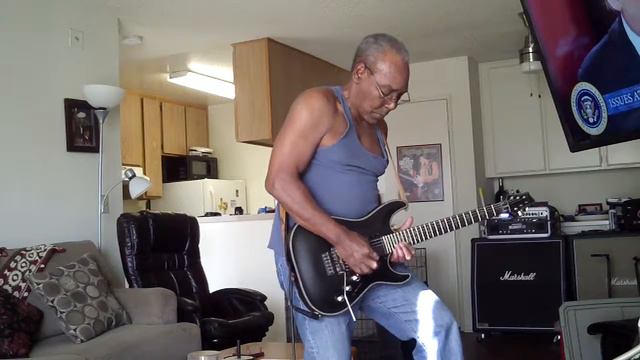 Schecter Hellraiser Passive Black W/FR смотреть онлайн