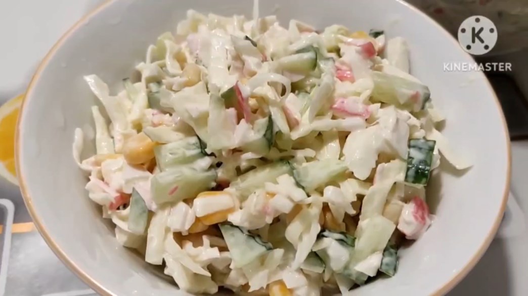 Салат Минутка! Отличный вариант для легкого ужина. Быстро, легко и вкусно смотреть онлайн