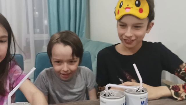 Мы с братом и сестрой угадываем вкус напитка милкис смотреть онлайн