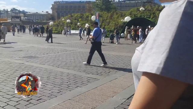 Угадай кто поёт? Реакция москвичей и гостей столицы на песни Юрия Шатунова⭐️ смотреть онлайн