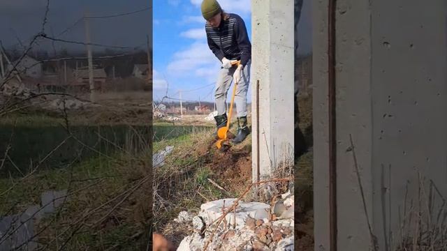 Забор из профнастила своими руками! Бурение лунок. смотреть онлайн