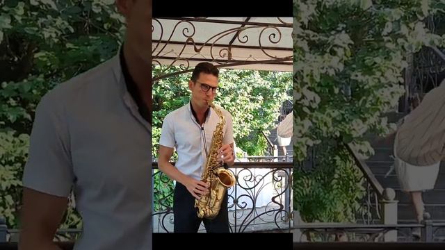 Саксофонист и певица, живое исполнение, кавер дуэт Киев смотреть онлайн