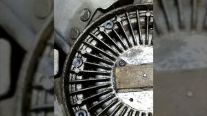 Repair of  viscose fan clutch оf Mercedes truck 1990 - Ремонт вискомуфты грузовика Mercedes 1990