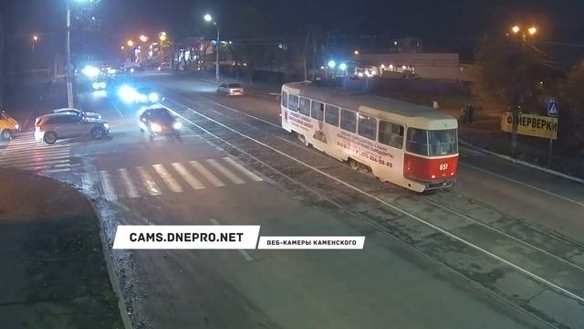 Трамвай сошел с рельсов - 07.11.19 смотреть онлайн