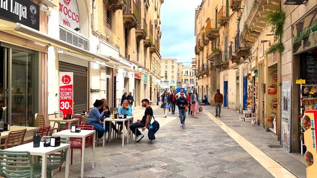 Colorful Baroque City Italy Lecce Walking Tour 4K 50fps HDR смотреть онлайн