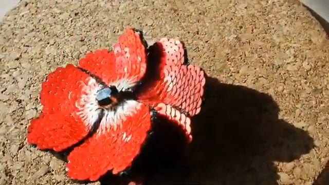 Объемная брошь-цветок "Анютины глазки". Работа ученицы. смотреть онлайн