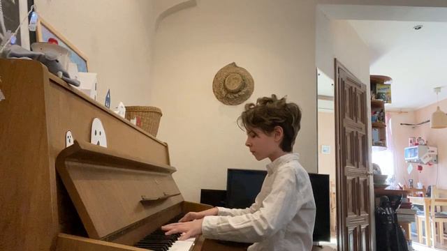 Петя Борисенко, 3 класс. И.-С. Бах, 3-голосная инвенция ре мажор смотреть онлайн