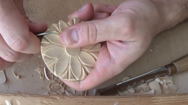 Букет цветов своими руками. Часть 1 - Гербера. Резьба по дереву смотреть онлайн