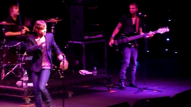 Darren Hayes - To The Moon and Back (Wave 105 live) смотреть онлайн