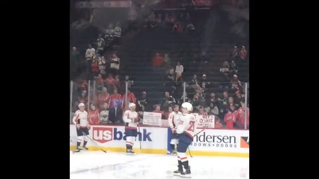 Watching the Capitals warm up at The Excel Energy Center in Minneapolis. смотреть онлайн