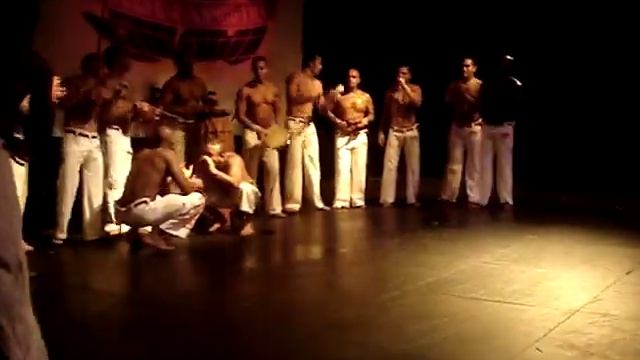Abada Capoeira Roda de professores смотреть онлайн