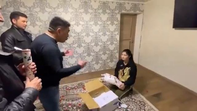 8 мартка келинчегиме белек бердим?Баардык эркектерге кенеш??@mommy baby kg ден белек кылгыла смотреть онлайн